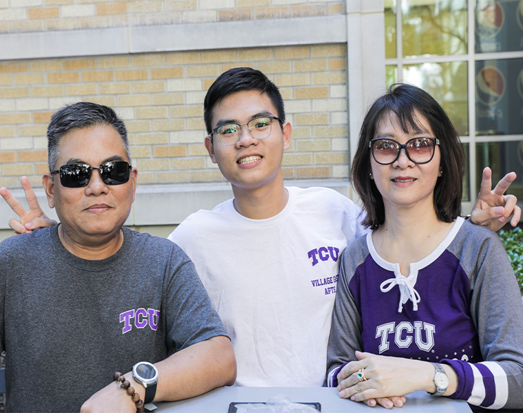 Family Weekend-Small